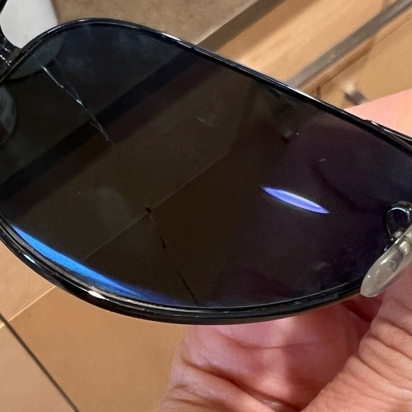 Rayban Large black aviator sunglasses polarized *damage*